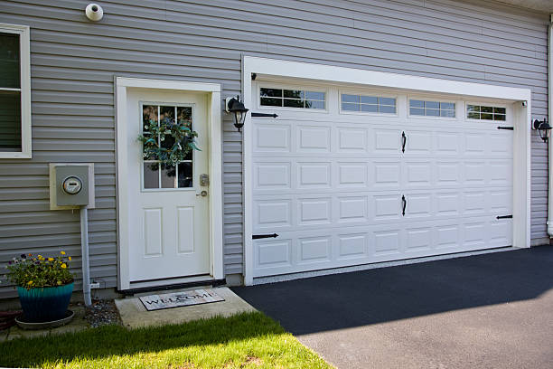 24/7 Emergency Garage Door Panel Replacement experts in Little Canada, MN